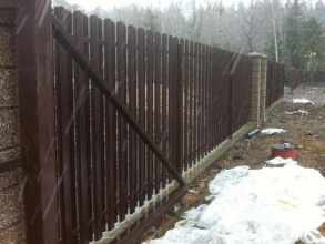 Забор из евроштакетника в шахматном порядке 122 метра фото в Некрасовском