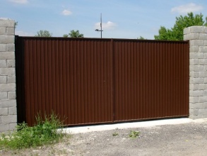 ворота распашные с ручным управлением - пример 11 фото в Некрасовском