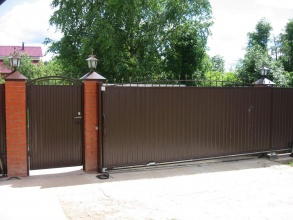 Дистанционное управление с откатными воротами - пример 8 фото в Некрасовском