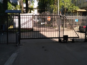 Решетчатые откатные ворота - пример 6 фото под ключ с установкой