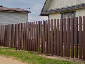 Забор из евроштакетника с забивными столбами 200 метров фото в Некрасовском