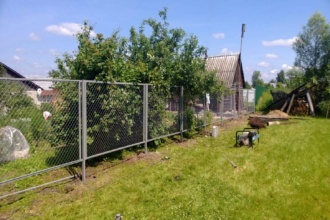 Забор из сетки рабицы в натяг секционный 80 метров фото в Некрасовском